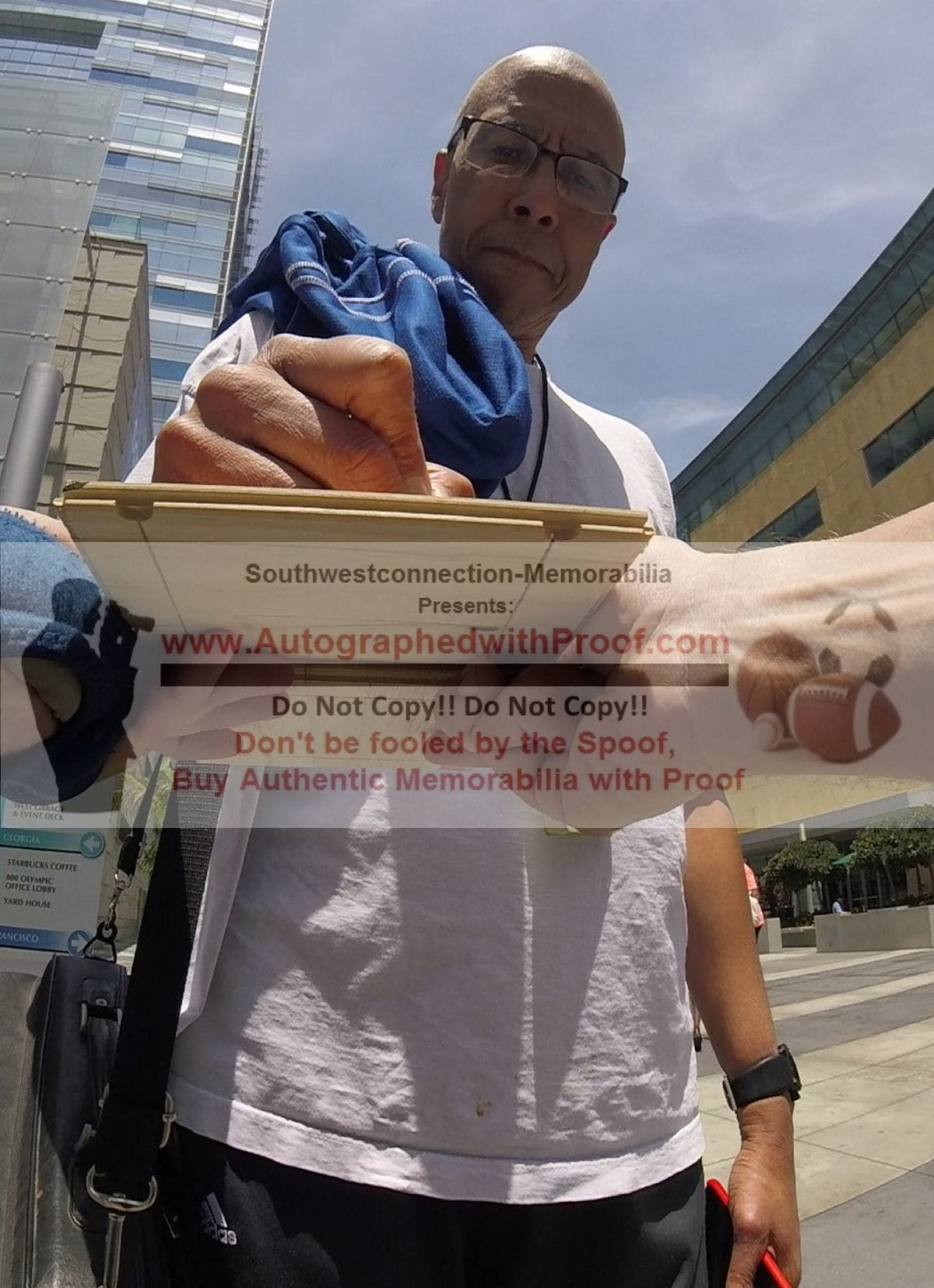 Mychal Thompson Signed Los Angeles Photo Beckett BAS