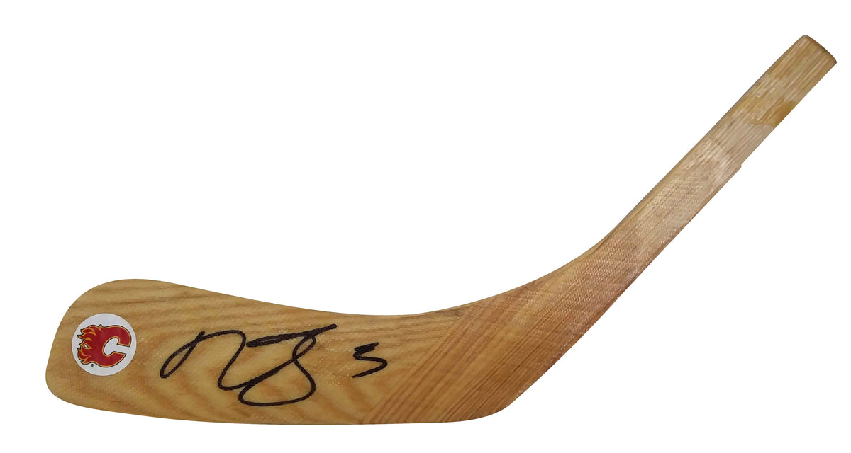 Mark Giordano Signed Calgary Flames Autograph Photo Beckett BAS