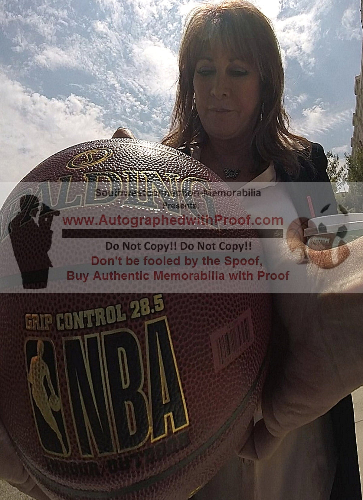 Nancy Lieberman Signed Spalding Photo Beckett BAS