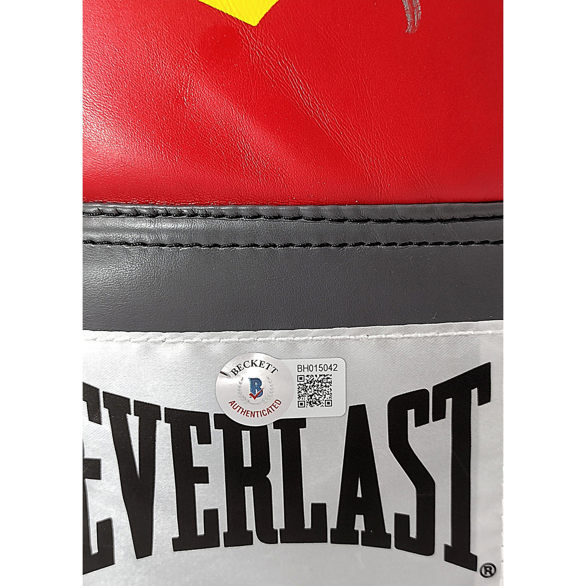 Seniesa Estrada Signed Everlast Red Auto Glove Beckett BAS