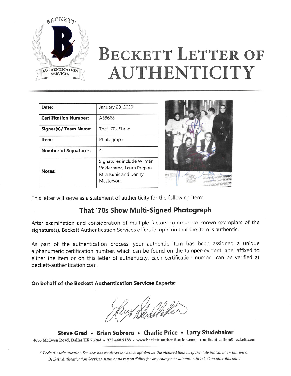 That Show Cast Autographed Photo Signed Beckett BAS